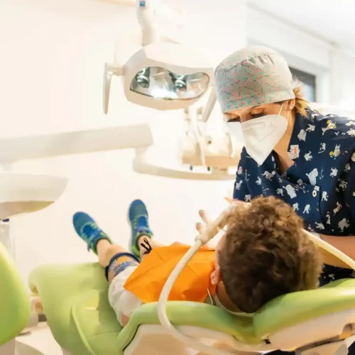 L'approccio delicato e attento ci aiuta a creare rapporto di fiducia con i piccoli pazienti